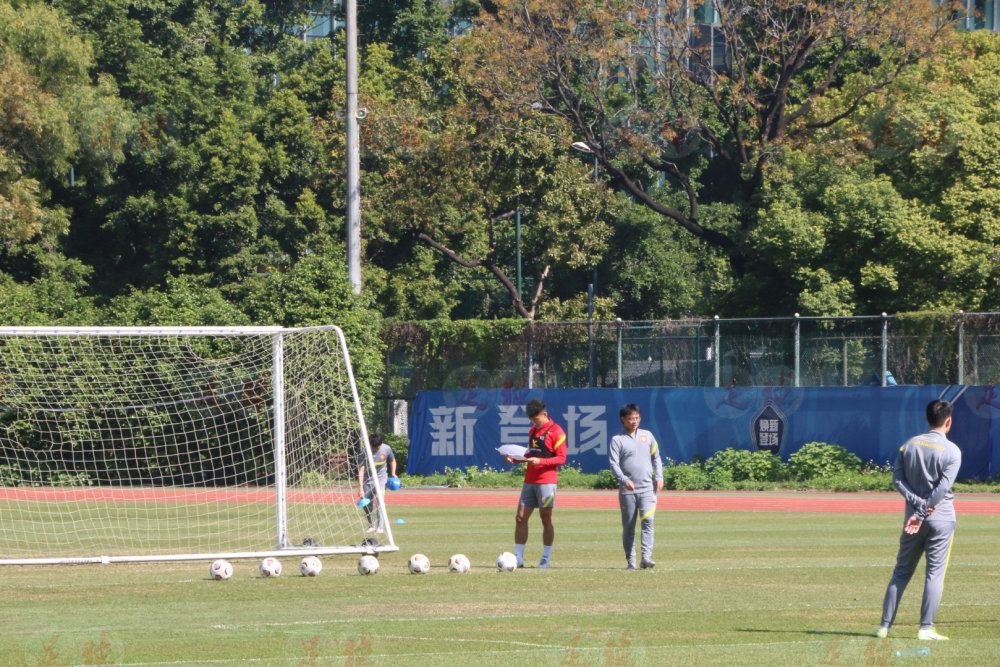 FIFA亚洲女足排名：1、日本 世界第82、朝鲜 世界第93、澳大利亚 世界第124、中国 世界第195、韩国 世界第206、越南 世界第377、菲律宾 世界第388、中国台北 世界第429、乌兹别克斯坦 世界第4710、泰国 世界第48罗马诺：米兰有意冬窗引进朗格莱，已向巴萨询问球员情况据知名记者罗马诺的消息，朗格莱在米兰冬窗的引援名单之中，红黑军团已经向巴萨询问了球员的情况。